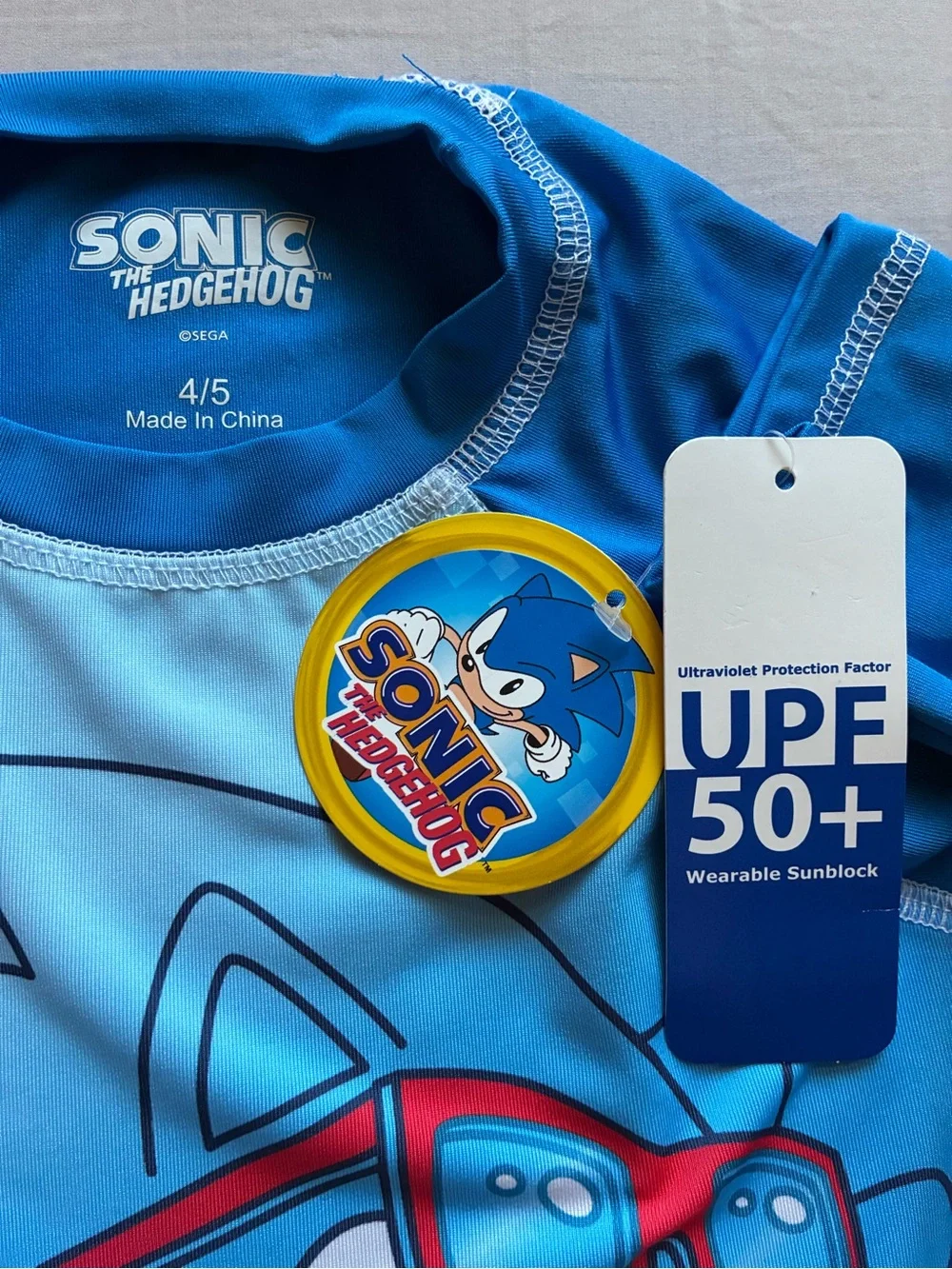 New SEGA Sonic the Hedgehog boys' short-sleeve rash guard
